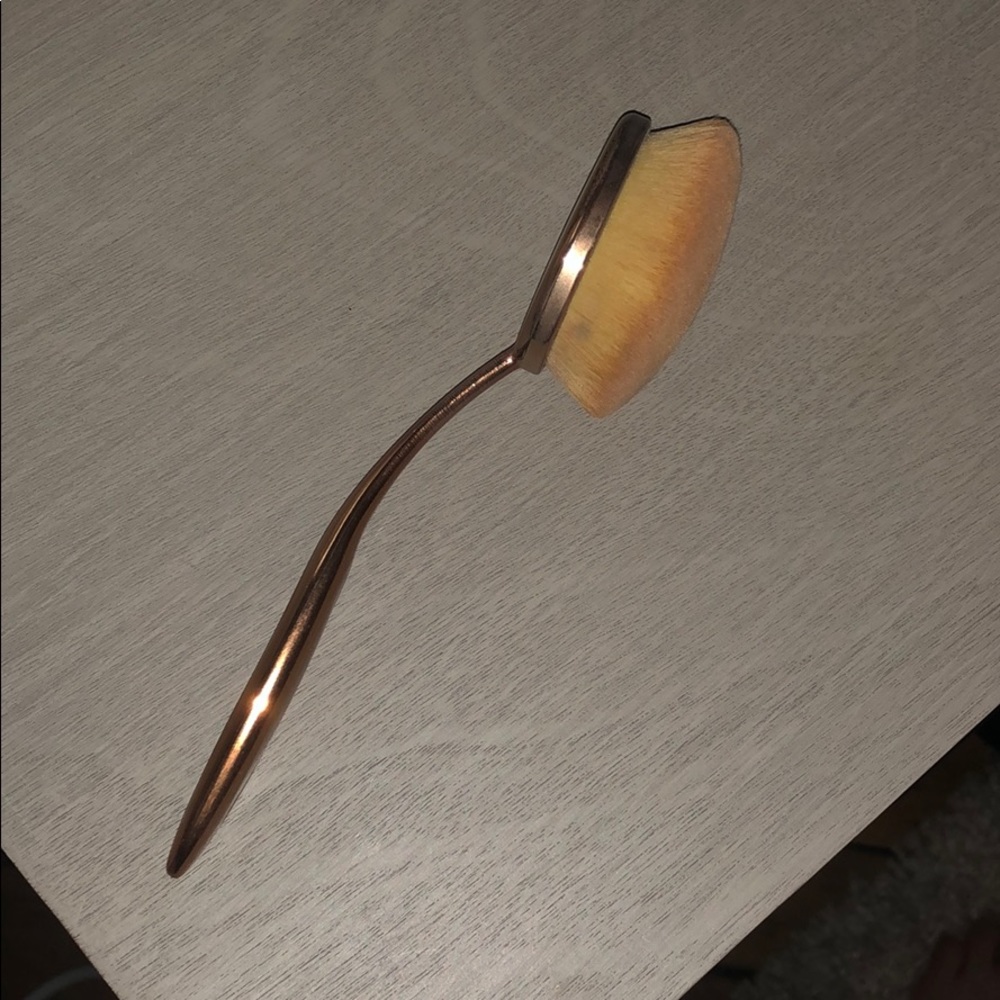 Foundation brush - Picture 2 of 3